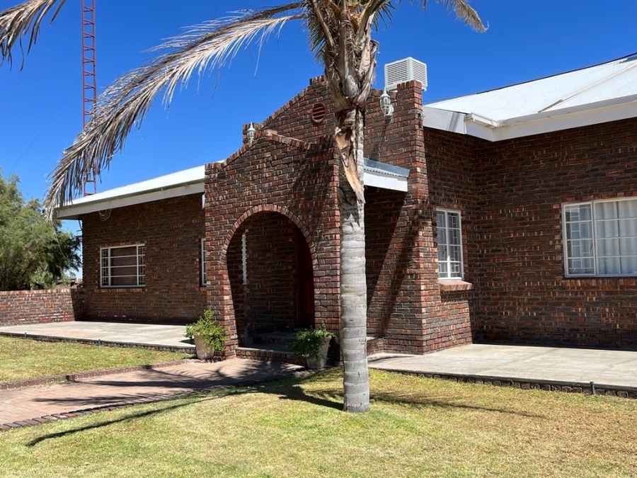 4 Bedroom Property for Sale in Upington Rural Northern Cape